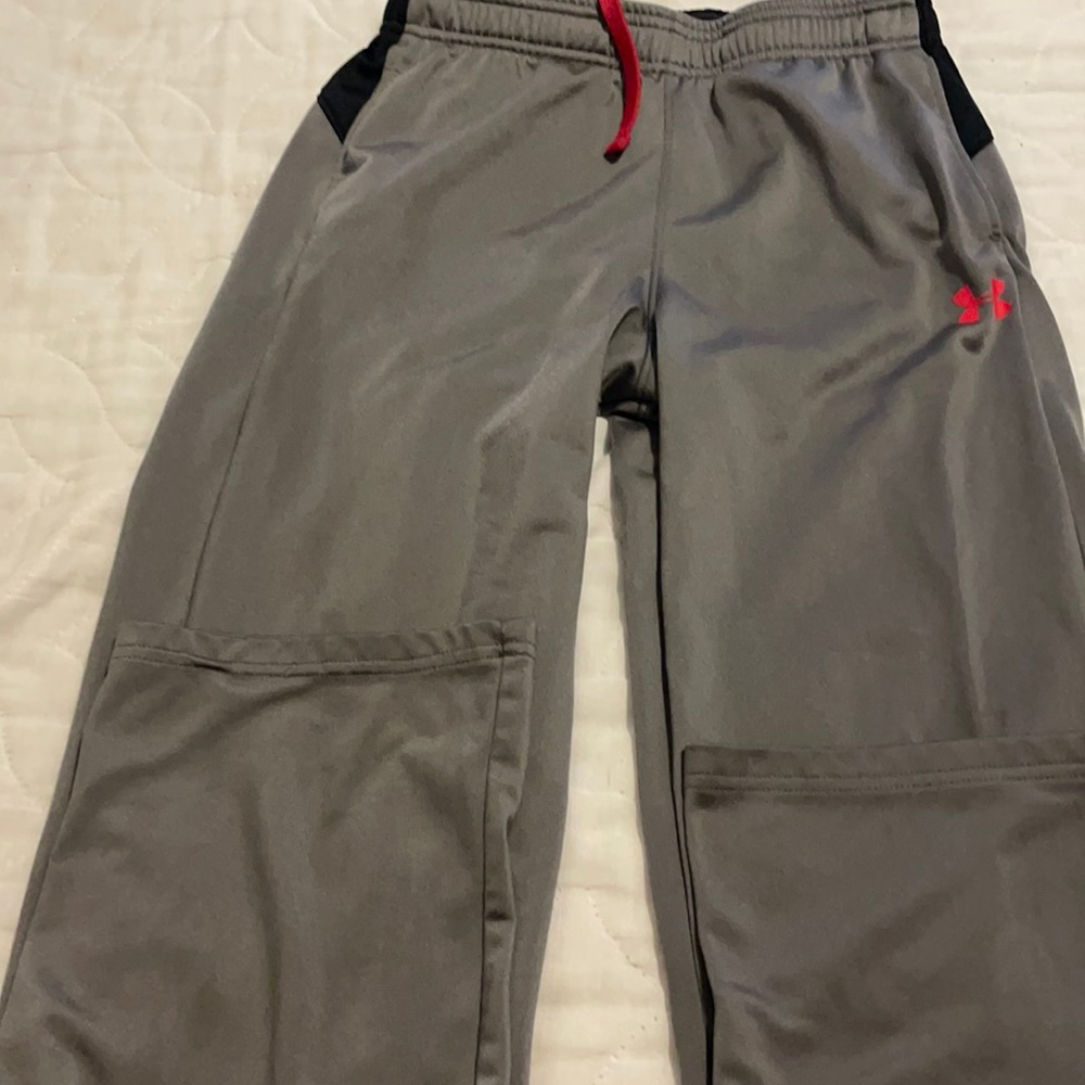 Boys youth Large Under Armour sweatpants/joggers
